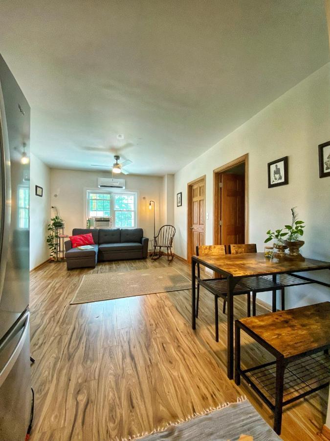 Giriraja Ashraya Apartment Moundsville ภายนอก รูปภาพ